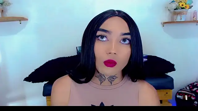 Darianna Atehortua online show from March 16, 9:07 pm