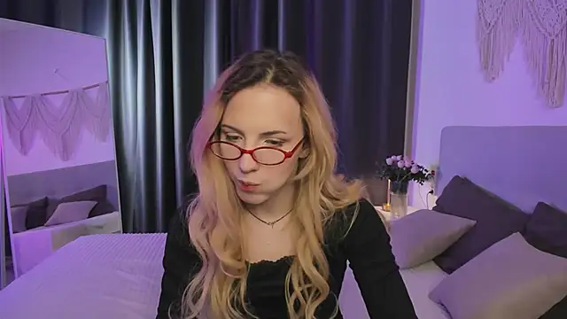 Tiffany  King online show from April 30, 6:52 am