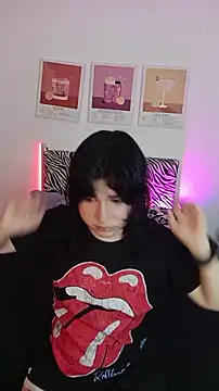 Daniellesins1 online show from February 26, 7:02 am