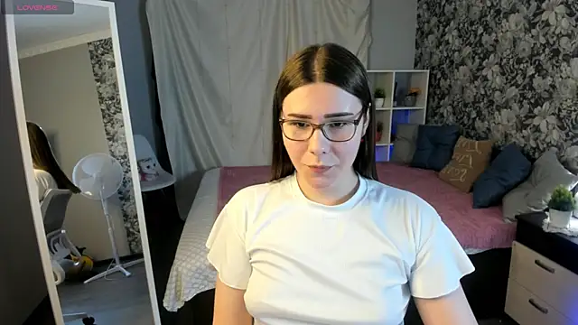 Coraline kitty online show from May 3, 6:45 pm