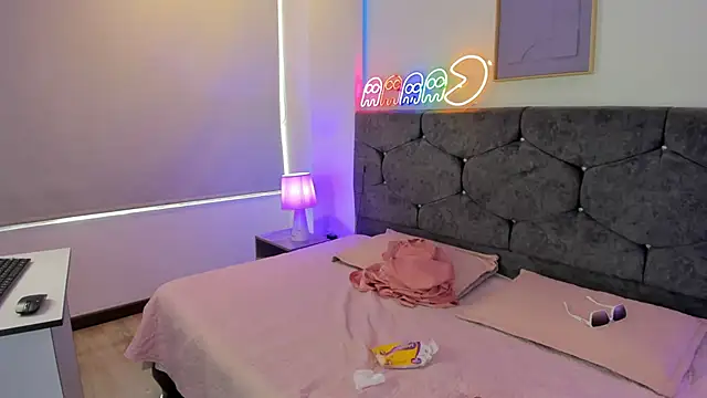 Megan Morphy online show from March 28, 1:35 pm