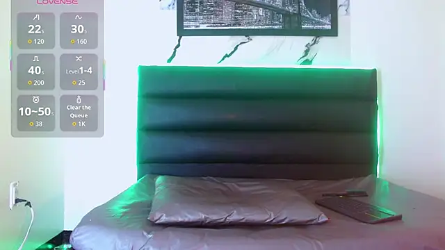 Karlaa Hernandez  online show from March 31, 7:38 pm