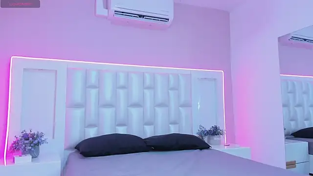 Liia Collins online show from April 14, 5:29 pm