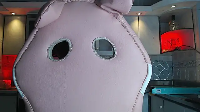 CrisOzzz online show from March 26, 7:50 pm