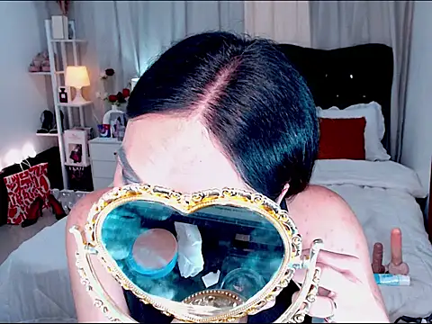 YzaHellsex online show from March 22, 5:28 pm