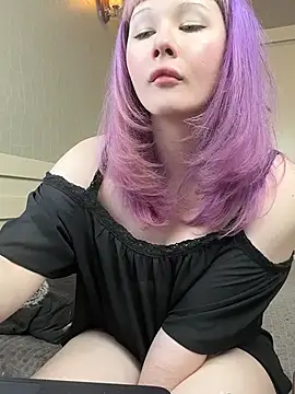 AlexaGudz online show from March 27, 5:03 pm