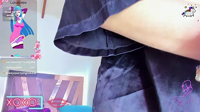 SkyeGabbyRose online show from March 22, 8:30 am