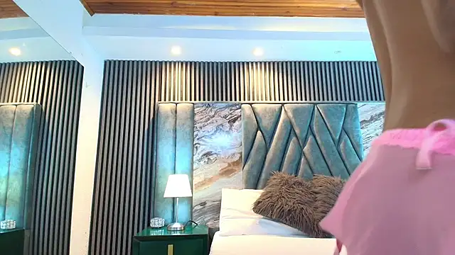 cintya evans online show from April 17, 5:58 pm