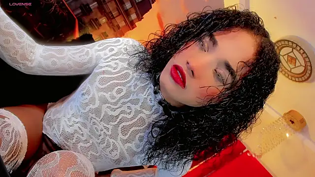 Paola Delfino online show from June 16, 10:50 am