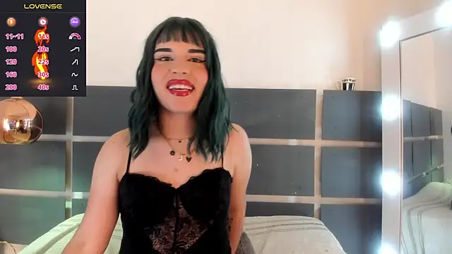 GlossyBratz online show from May 26, 8:28 pm