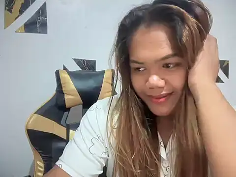 yourhotwild bella online show from July 9, 6:01 pm