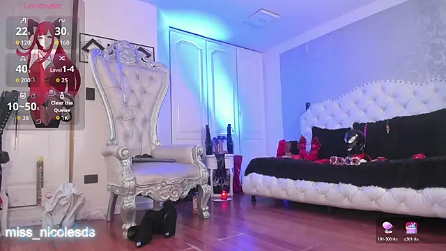 miss nicolesds  online show from May 8, 1:51 pm
