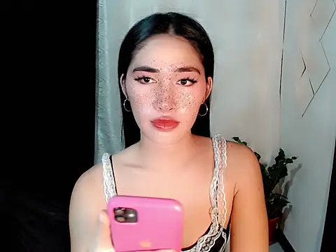 urasiankylie online show from May 6, 3:18 pm
