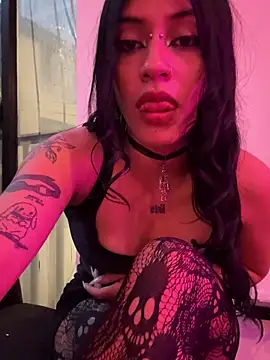 Kattze  online show from April 10, 11:10 pm