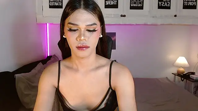 MollyButcher online show from May 27, 5:26 am