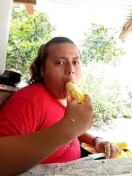 kimlizz12 online show from April 26, 5:55 pm