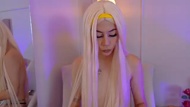 ZoeyPetit online show from July 30, 9:03 pm
