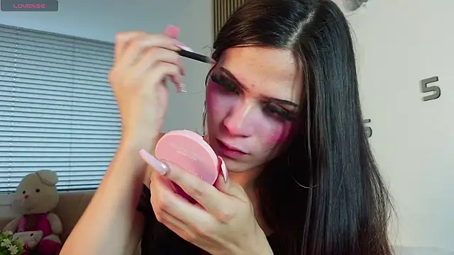 Juliette Doll  online show from June 19, 1:37 pm