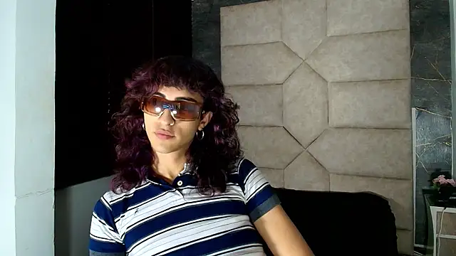 Divine      online show from June 24, 9:01 pm