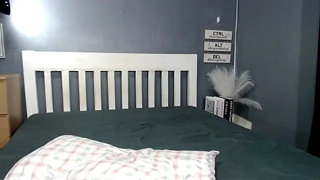 STUCK on YOU  online show from November 28, 10:44 pm