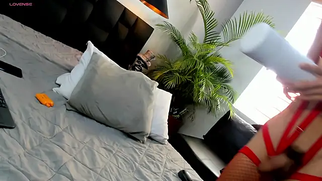 love amor  online show from November 17, 4:18 pm