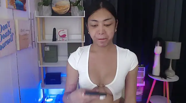 AsianMariaTs online show from December 4, 11:35 am