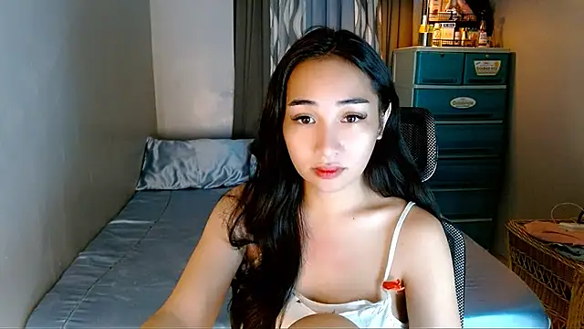 SweetLilly 18 online show from January 16, 5:05 am