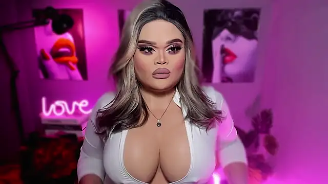 KarolinaThompson online show from December 16, 6:51 am