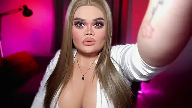 KarolinaThompson online show from March 25, 6:07 am