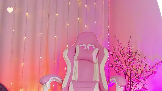 rosseblondee online show from October 24, 7:41 pm