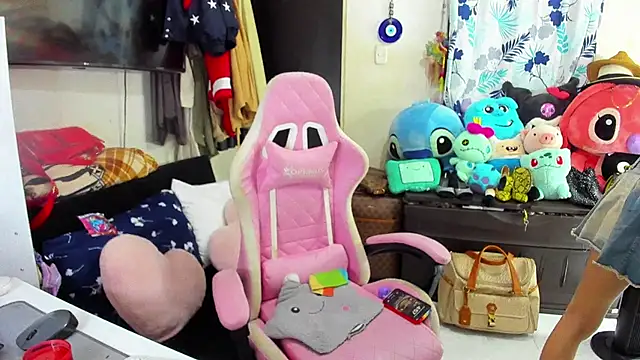 Lawrncesofiets online show from February 26, 9:58 pm