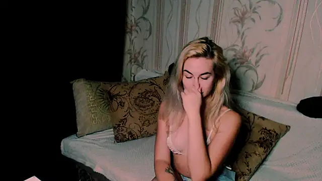 xxxcharismaaa online show from November 6, 8:42 pm