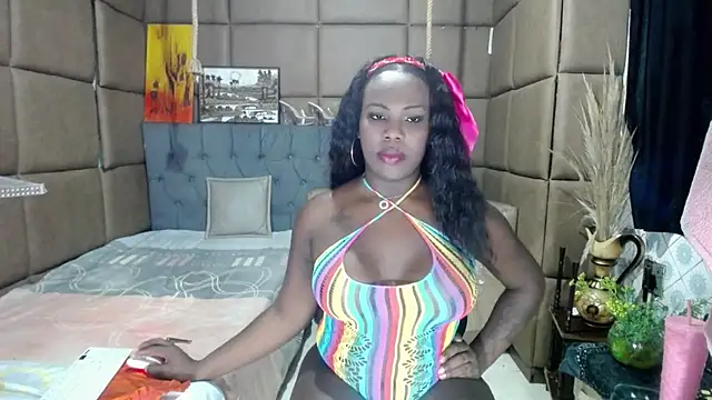 CatrinaGill online show from December 18, 10:37 pm