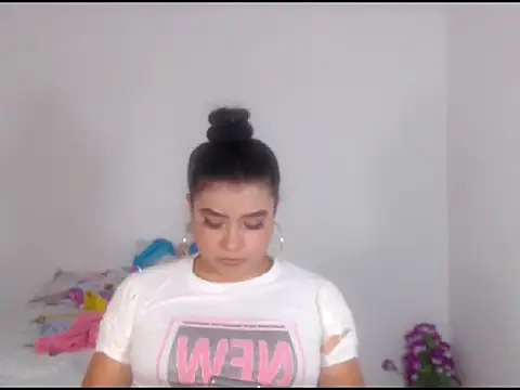 katrinawillff online show from February 26, 6:40 am