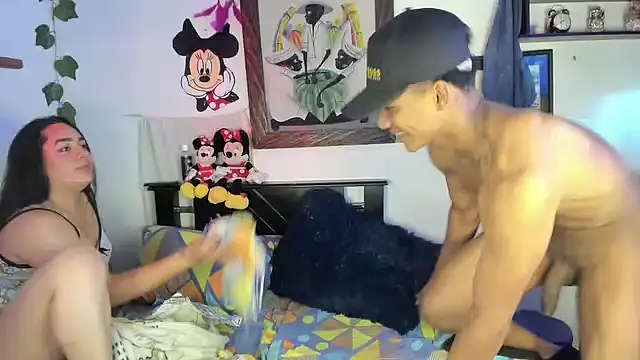 kimgodoy online show from October 31, 7:00 pm