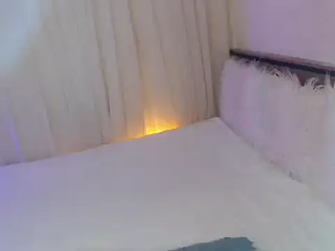 arilovesyou143 online show from October 4, 5:14 pm