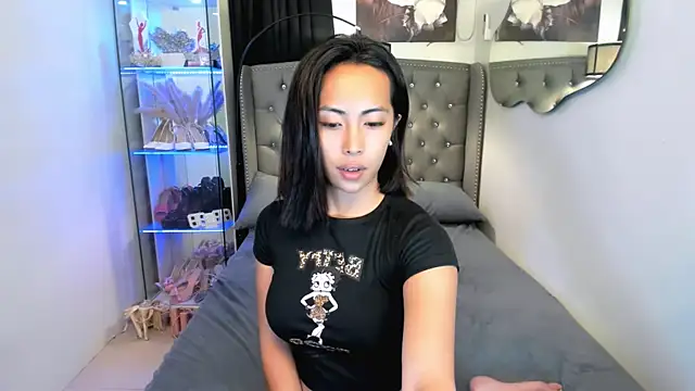 reighnempress online show from March 27, 4:59 am