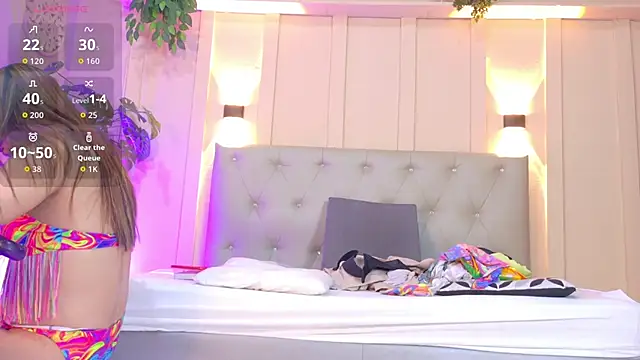 nicol snow online show from September 25, 1:40 pm