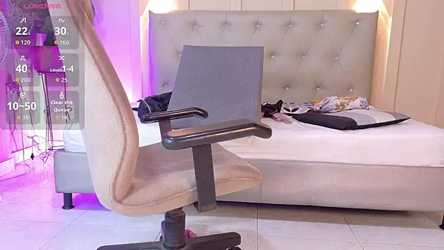 nicol snow online show from October 14, 1:23 pm