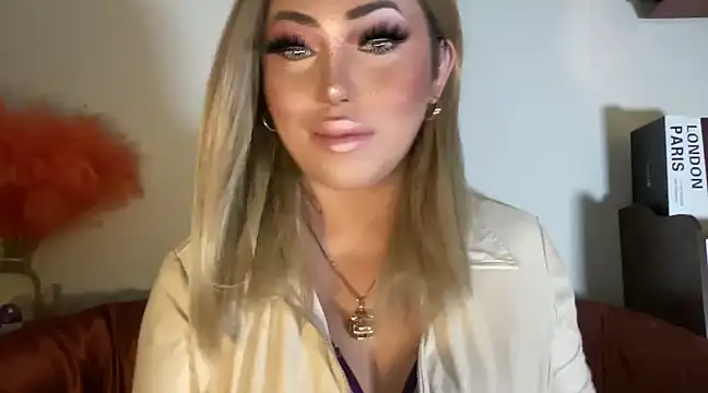 BigDominaMia online show from February 8, 9:04 pm