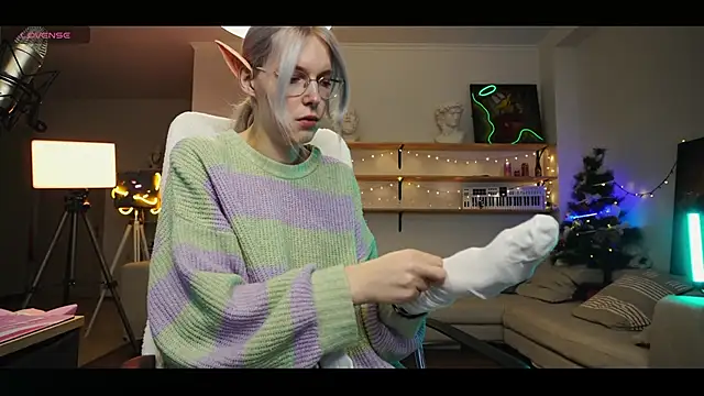 yourprettykate online show from December 27, 8:02 am