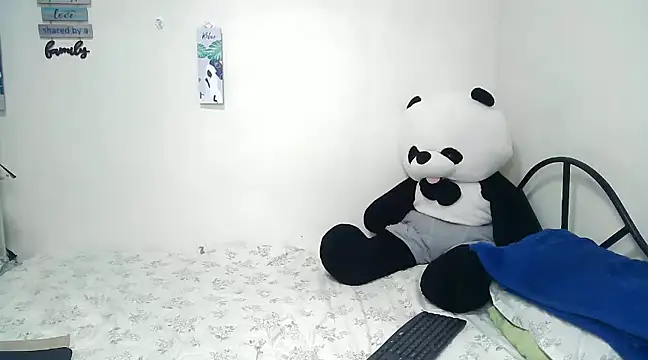 rihanna22 online show from February 8, 2:27 pm