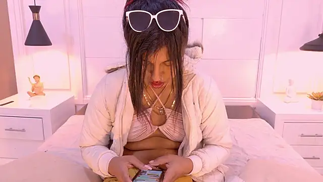 SilvanaCapelli online show from November 7, 6:35 am