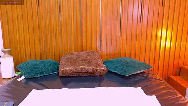 SilvanaCapelli online show from November 14, 9:01 pm