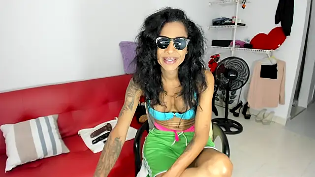 annieparker online show from January 30, 2:04 pm