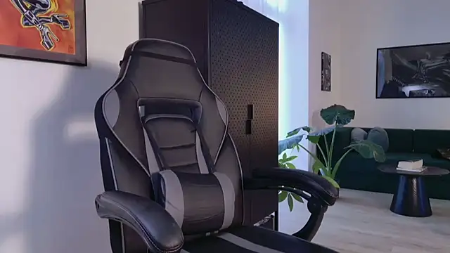 Rubbernina online show from February 16, 3:54 pm