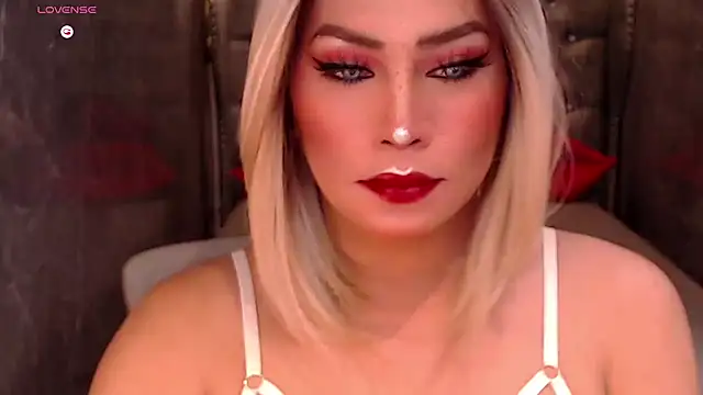 QUEEN GIAMOORE69 online show from September 25, 8:38 pm