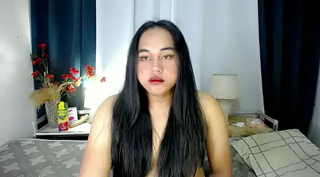 Snapshot of bettina_love chatting on December 11, 3:47 am bettina love online show from December 11, 3:47 am