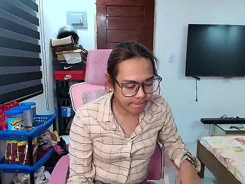 Your PrettyGirlxxx online show from March 12, 9:25 am