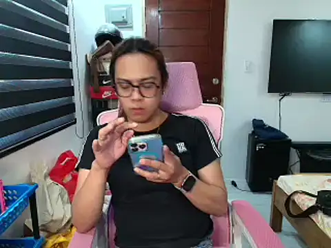 Your PrettyGirlxxx online show from March 18, 7:51 am